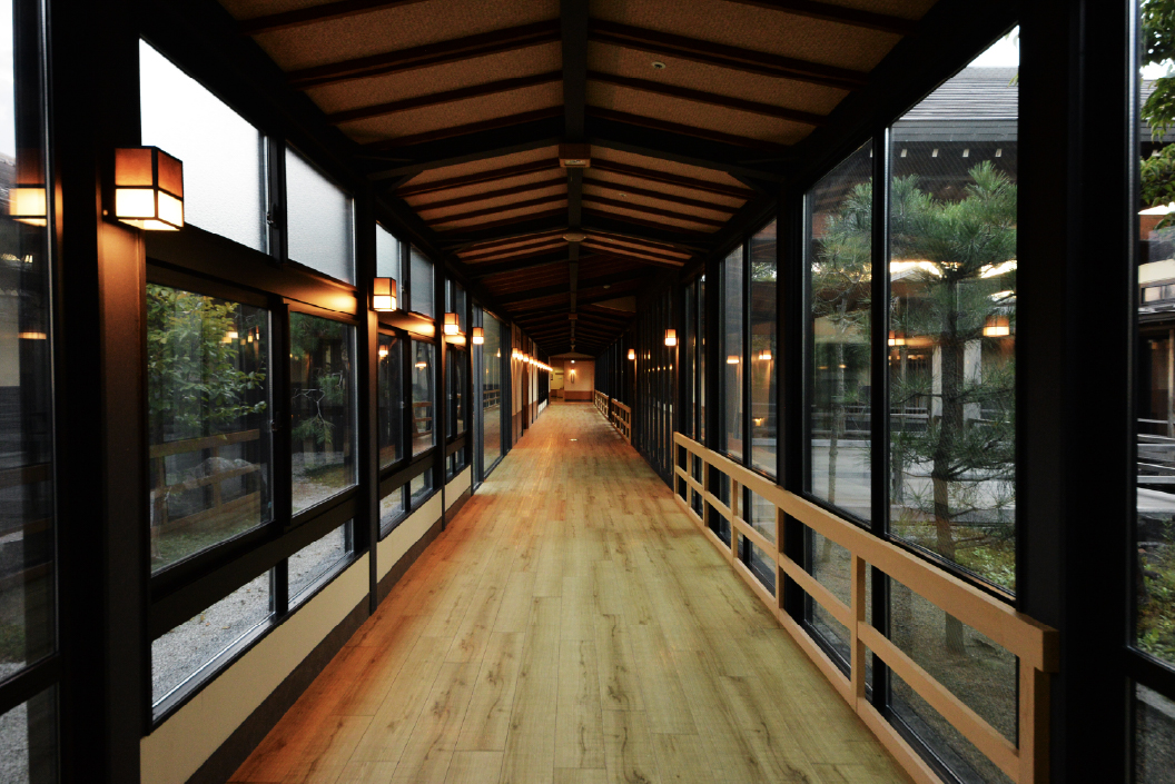 施設内廊下の写真